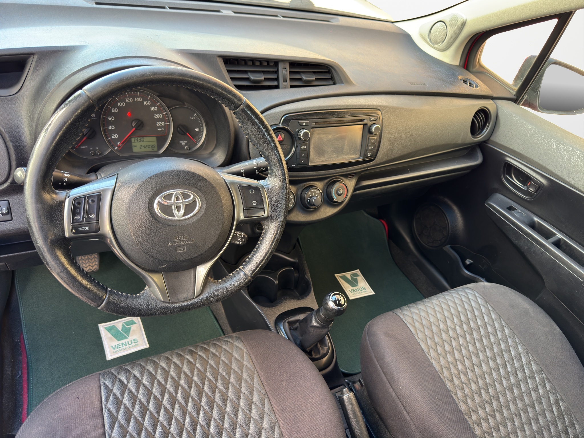 Toyota Yaris Vitz (Made in Japan) Sport Edition 1.0 2012 - 12