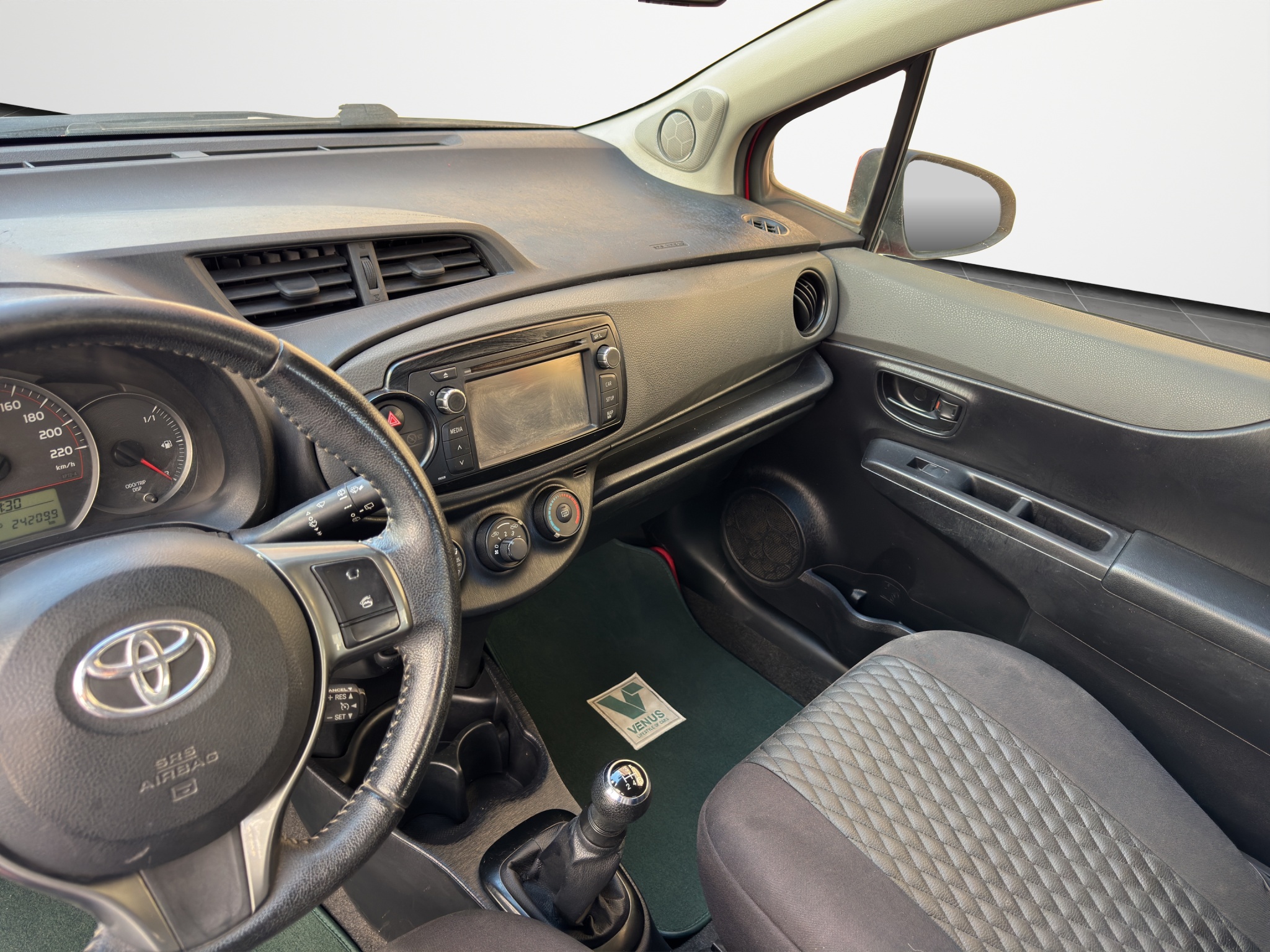 Toyota Yaris Vitz (Made in Japan) Sport Edition 1.0 2012 - 16