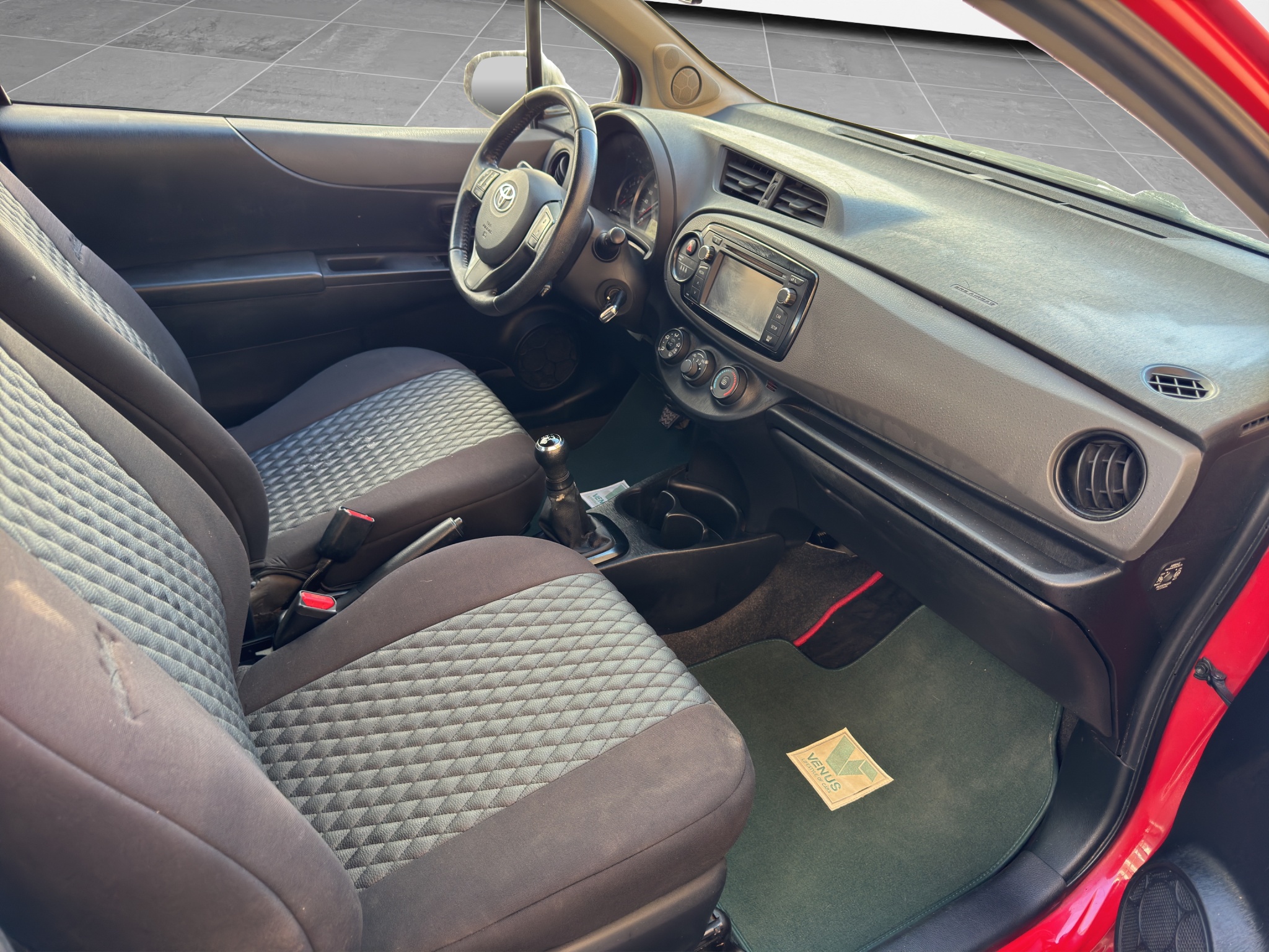 Toyota Yaris Vitz (Made in Japan) Sport Edition 1.0 2012 - 17