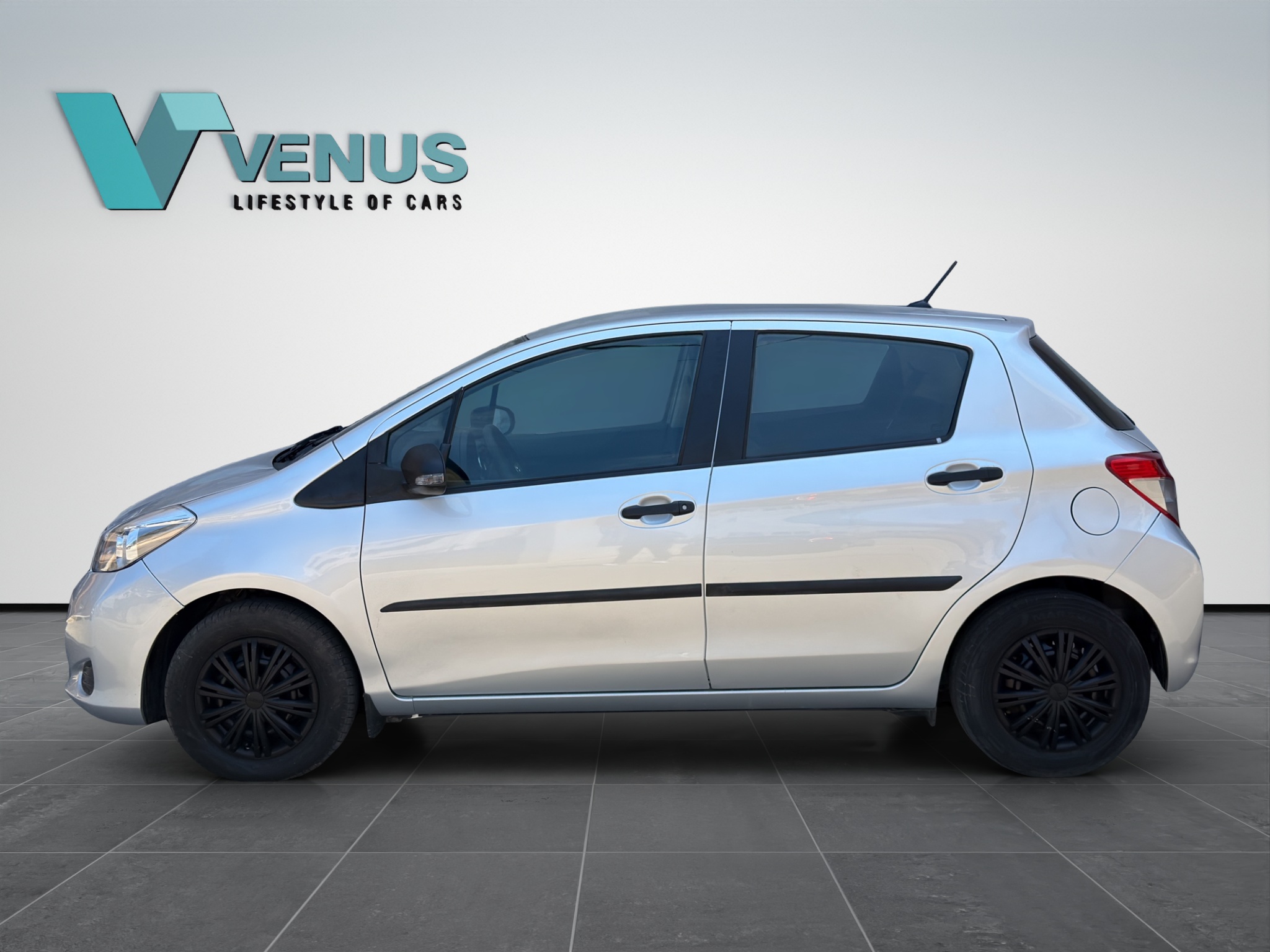 Toyota Yaris 1.0 VVT-i 2012 - 8