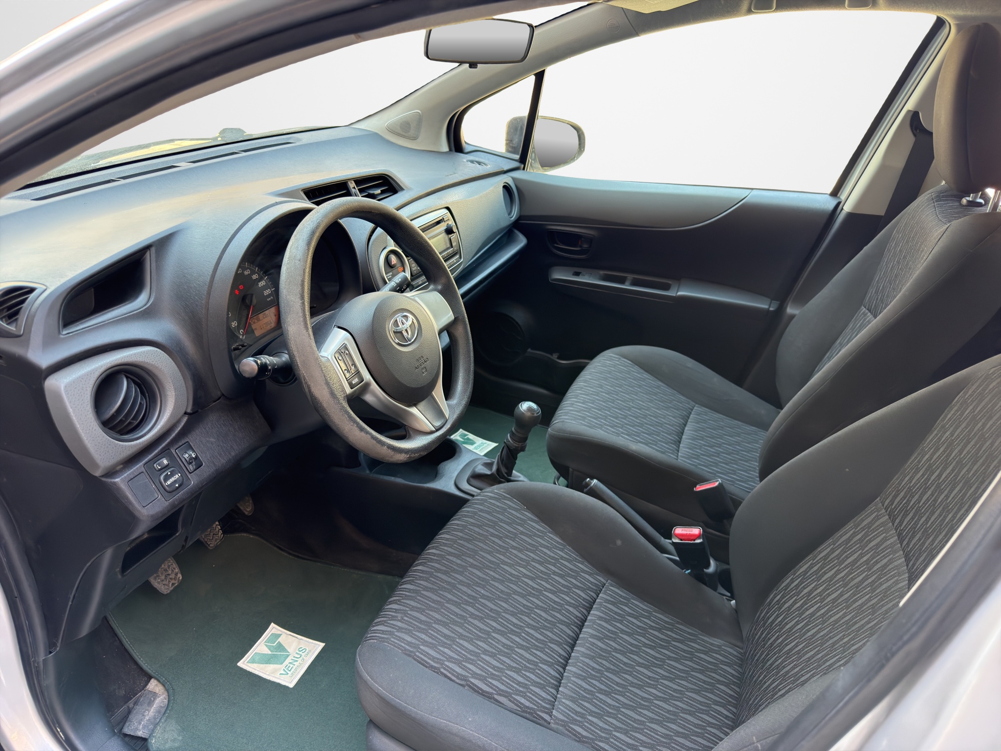 Toyota Yaris 1.0 VVT-i 2012 - 11