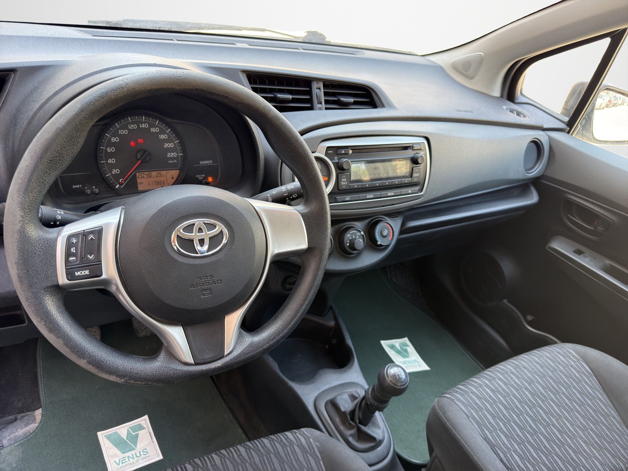 Toyota Yaris 1.0 VVT-i 2012 - 12