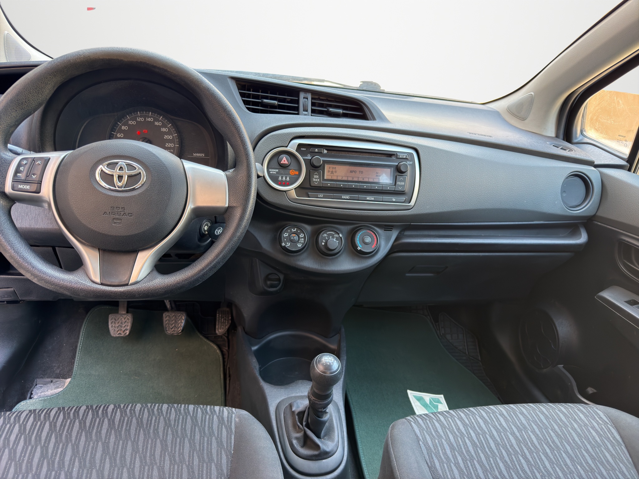 Toyota Yaris 1.0 VVT-i 2012 - 16
