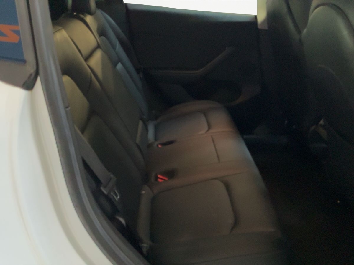 Tesla Model Y Standard Range Electric Automatic 2022 - 8