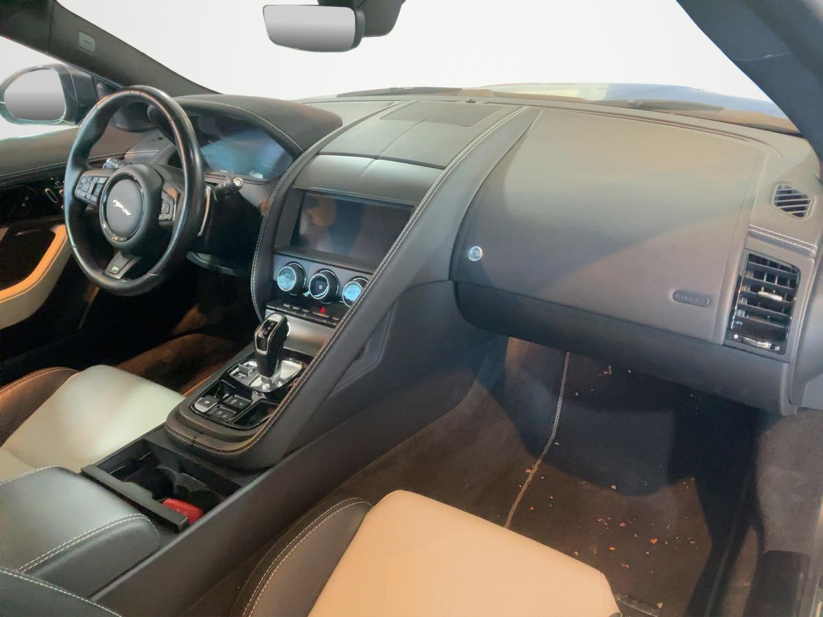 Jaguar F-TYPE 5.0 V8 R AWD Automatic 2021 - 6