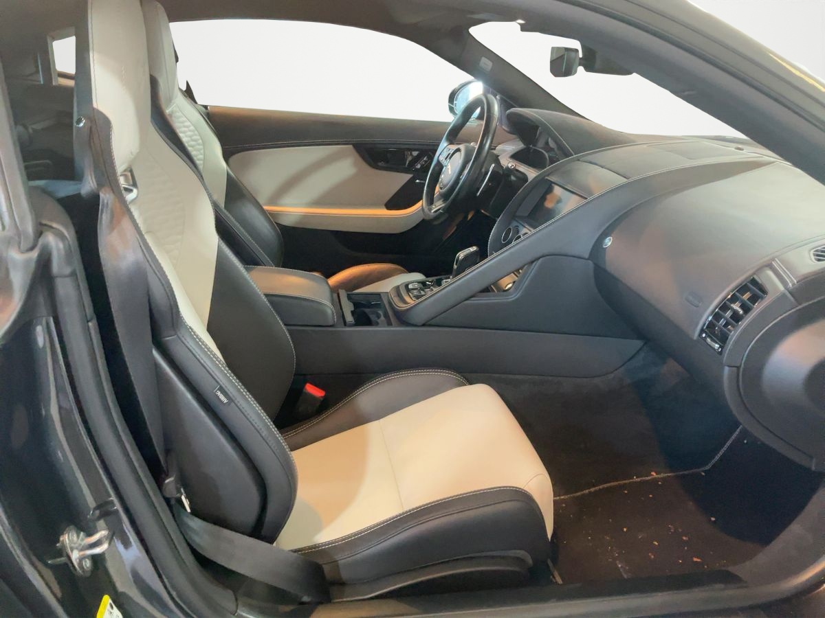 Jaguar F-TYPE 5.0 V8 R AWD Automatic 2021 - 8