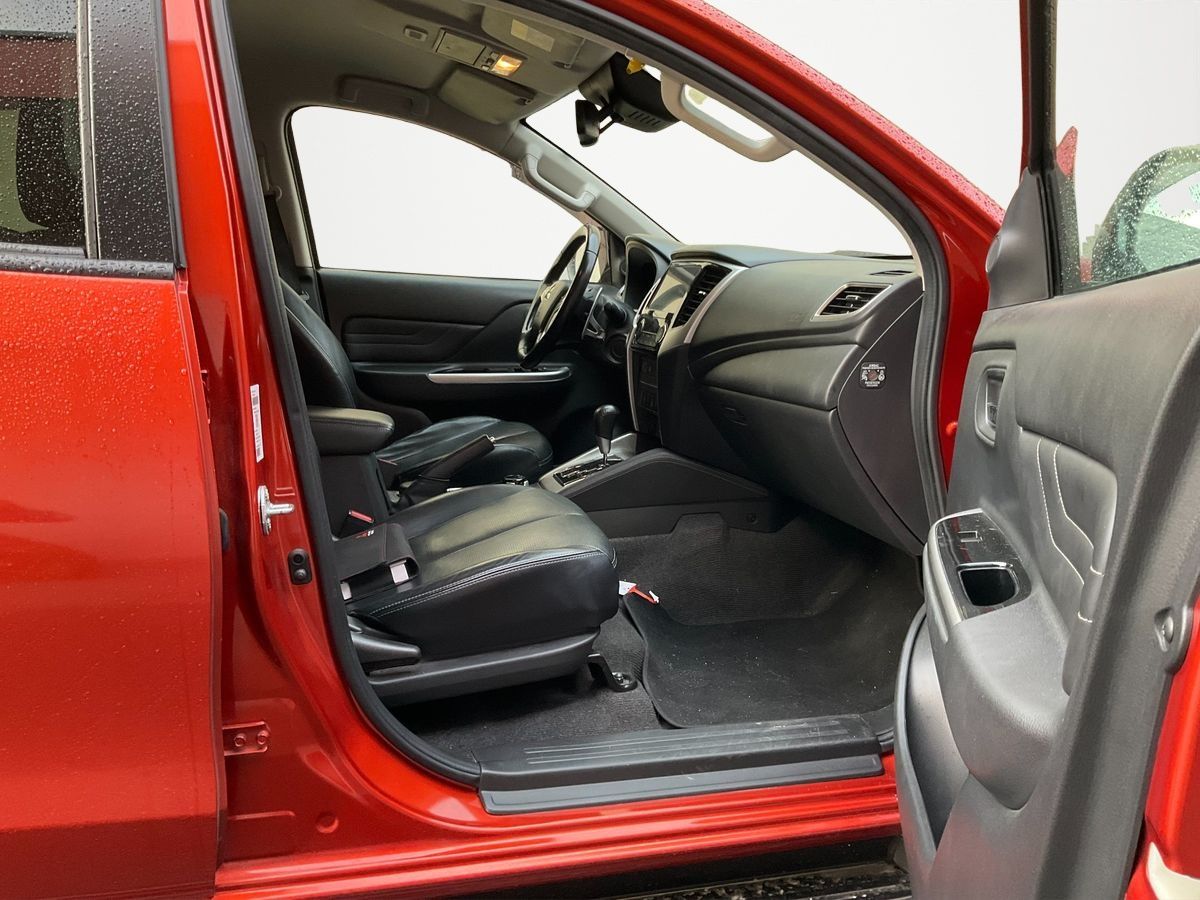 Mitsubishi L200 2.2 DI-D Intense Double-Cabin 4x4 Diesel Automatic 2020 - 8